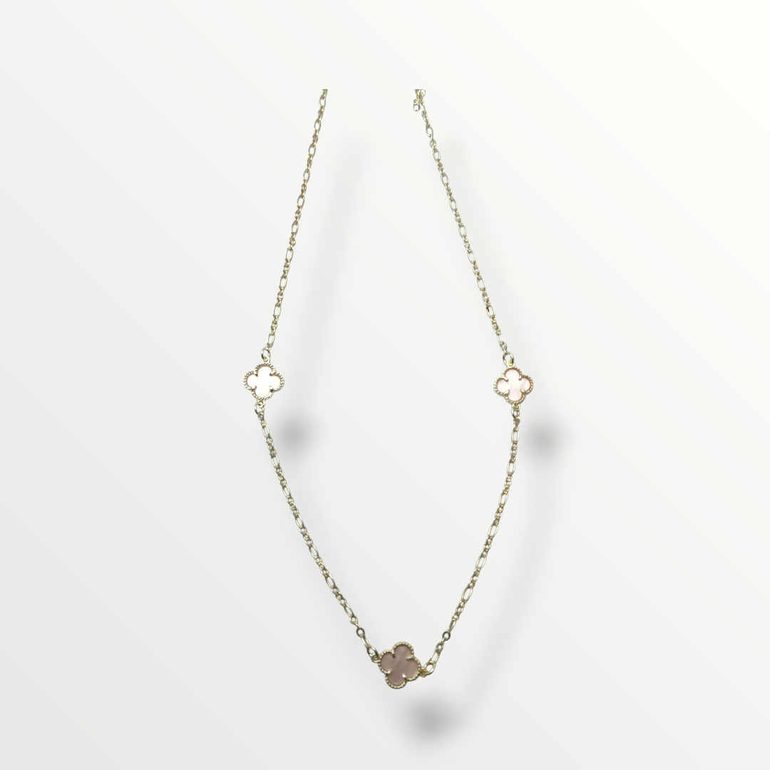 Collar trébol calado enchapado en oro