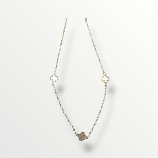 Collar trébol calado enchapado en oro