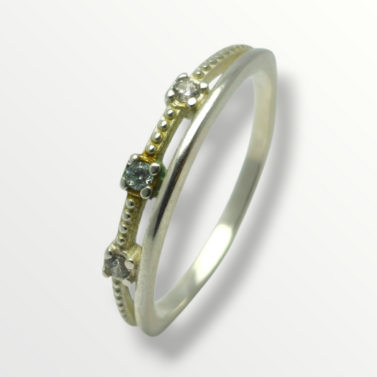 Anillo en Plata 925 con detalles y circonias