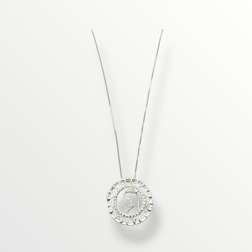 Collar Virgen calado en Plata 925 con marco de corazones
