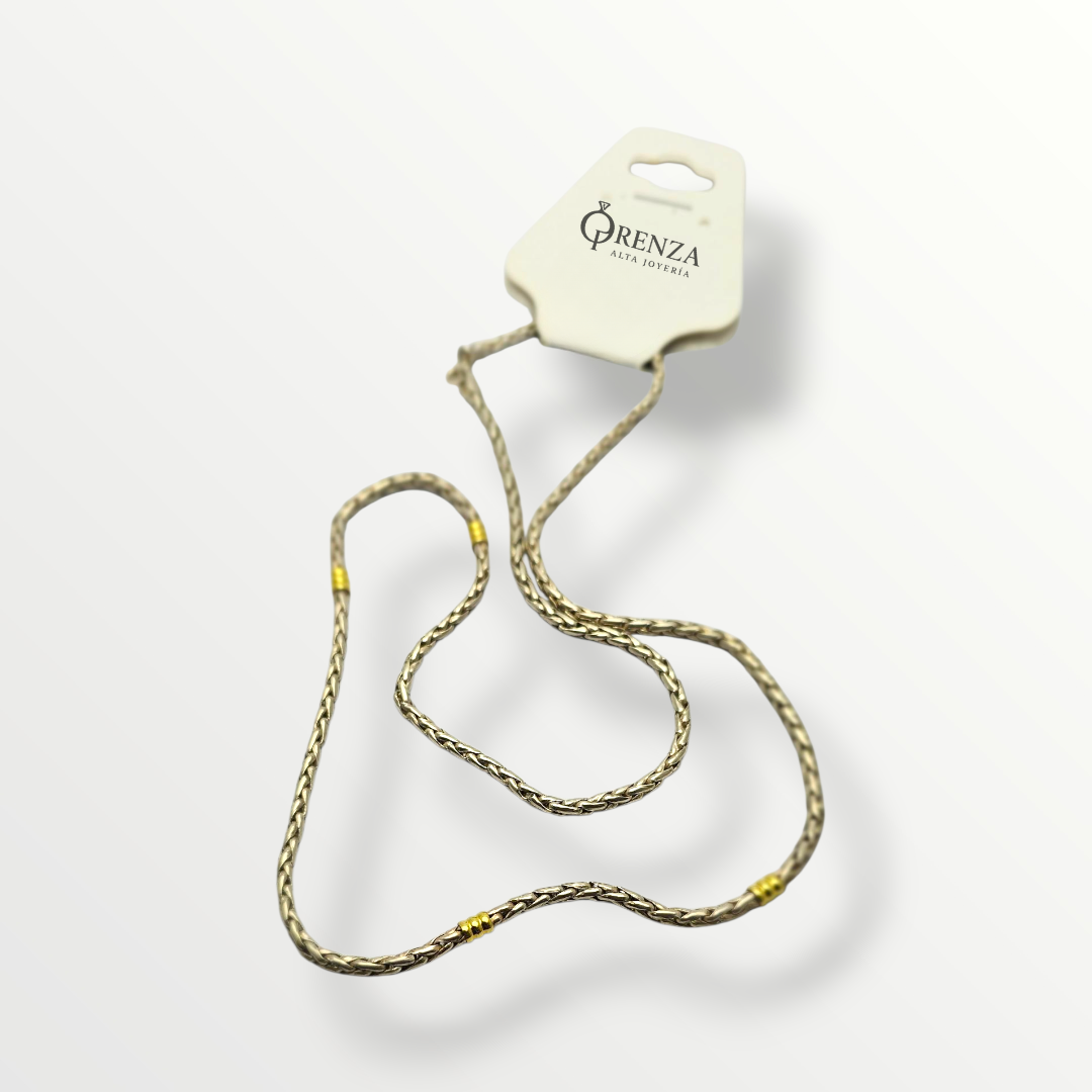 Cadena en Plata con Detalles en Oro